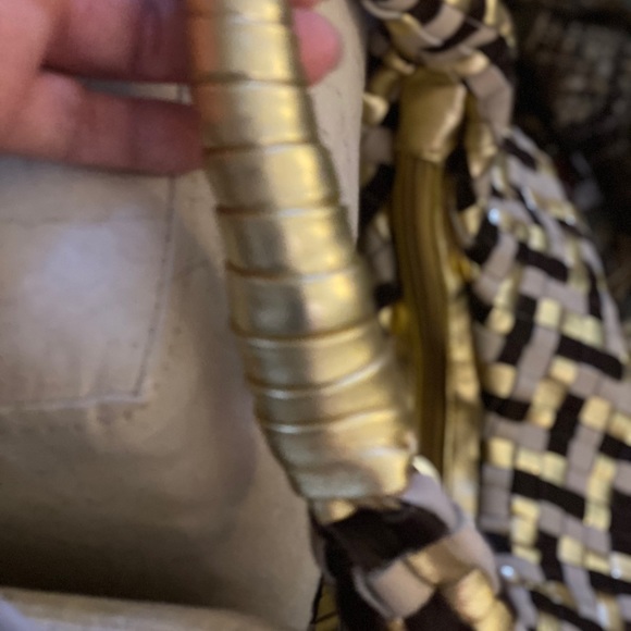 Gorgeous designer bag from Italy. Very classy! - Picture 10 of 10